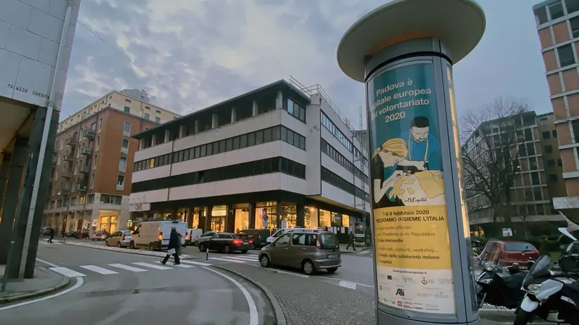 CAGNAN -AGENZIA BIANCHI- VELE CARTELLONI PADOVA VOLONTARIATO