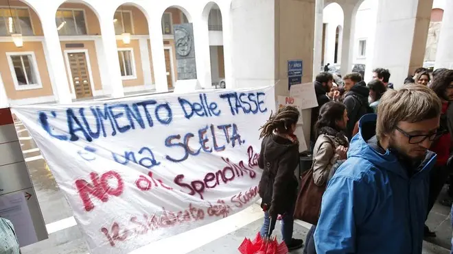 MALAGOLI - PROTESTA STUDENTI AL BO