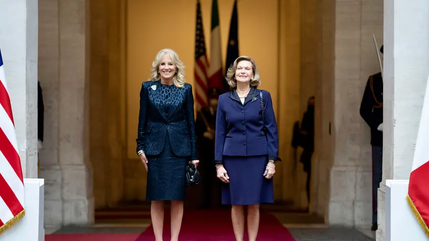 Wife of Italian's prime minister Mario Draghi, Maria Serenella Cappello with US First Lady Jill Biden during their meeting at the Chigi palace in Rome, Italy, 29 October 2021, ahead of an upcoming G20 summit of world leaders to discuss climate change, covid-19 and the post-pandemic global recovery. ANSA/FILIPPO ATTILI - Press Office Palazzo Chigi +NO SALES - EDITORIAL USE ONLY+