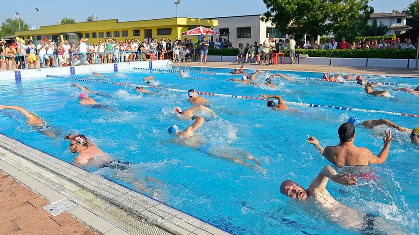 poletto - casale e montagnana - 28/08/2016 - thriatlon om de mar 2016 nella foto: inizio a casale della grande festa all'insegna dell'allegria e delle maschere ph zangirolami