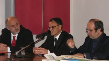 MAGDI ALLAM. L’intervento dello scrittore e, a destra, la sala San Paolo piena di spettatori