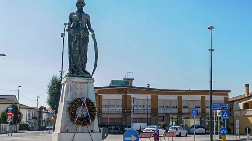 Santa Margherita D'Adige (PD), 25 marzo 2019. reportage di Santa Margherita d'Adige per articolo Jori. Nella Foto: Monumenti ai Caduti di Santa Margherita d'Adige