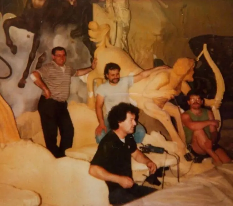 Lodino Marton durante i lavori di allestimento del Lucifer Young