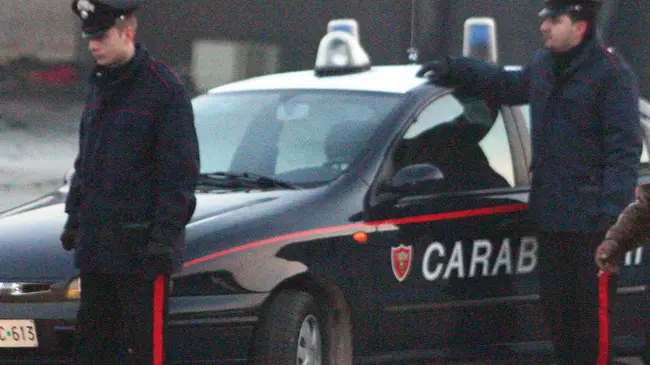 PD 19 dicembre 2003 G.M. Cadoneghe , stabilimento ex Grosoli, retata carabinieri (CARRAI) Cadoneghe, ex ditta Grosoli , retata dei carabinieri - CARRAI