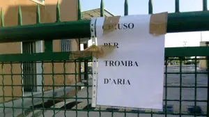 Il supermercato Lazzarin chiuso dopo la devastazione