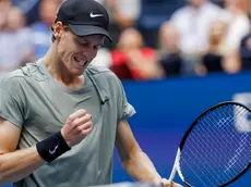 epa11590341 Jannik Sinner of Italy reacts against Jack Draper of Great Britain during their men's semifinals match of the US Open Tennis Championships at the USTA Billie Jean King National Tennis Center in Flushing Meadows, New York, USA, 06 September 2024. EPA/JOHN G. MABANGLO