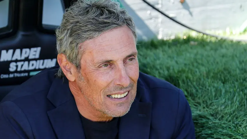 Lecce's coach Luca Gotti during the Italian Serie A soccer match US Sassuolo vs US Lecce at Mapei Stadium in Reggio Emilia, Italy, 21 April 2024. ANSA /SERENA CAMPANINI