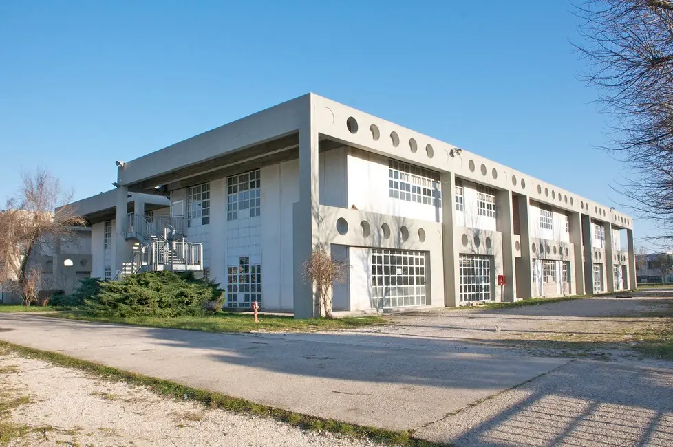Este 07/03/2015 vandali all'interno della scuola ZANCHI nella foto : la scuola zanchi ph zangirolami