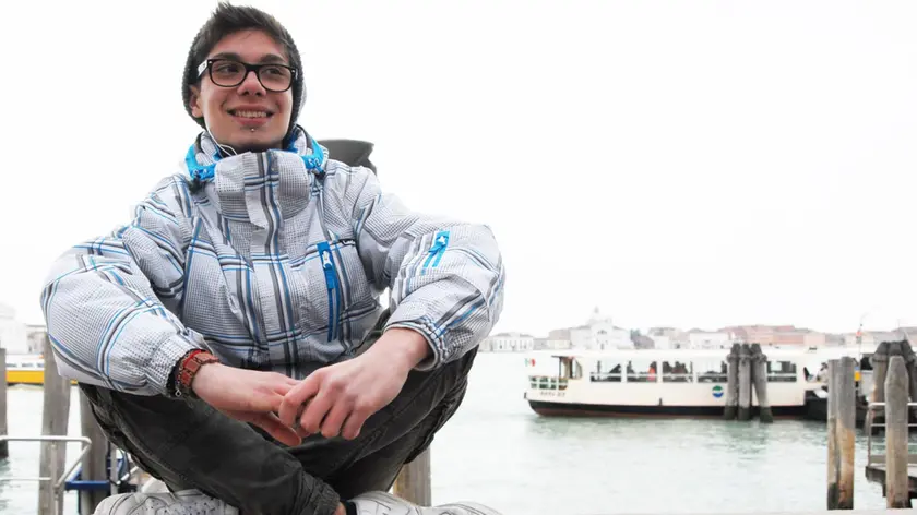 Enrico Ruzza, 17 anni, morto tre giorni dopo un incidente stradale