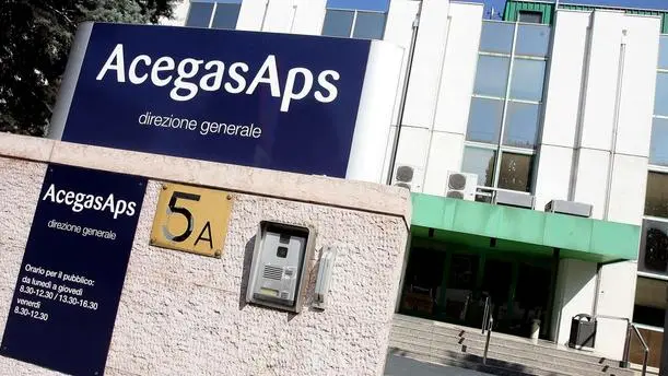 FUSIONE ACEGASAPS. NUOVO ALLARME La sede Safilo Sopra Roberto Vedovotto