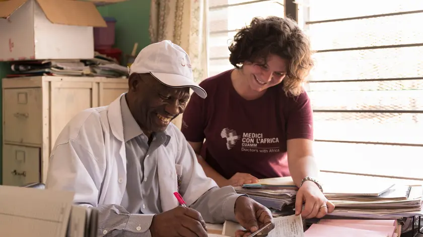 Il lavoro in un ospedale gestito dal Cuamm in Africa