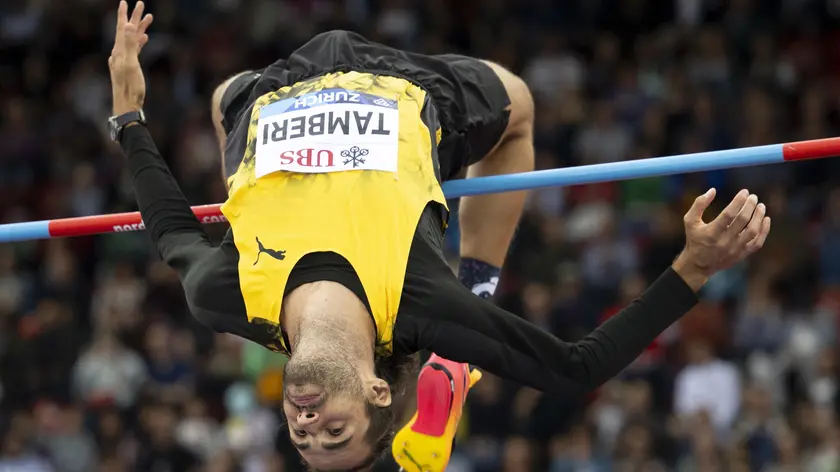 epa10831518 Gianmarco Tamberi of Italy competes in the High Jump Men during the World Athletics Diamond League Weltklasse athletics meeting at the Letzigrund stadium in Zurich, Switzerland, 31 August 2023. EPA/ENNIO LEANZA