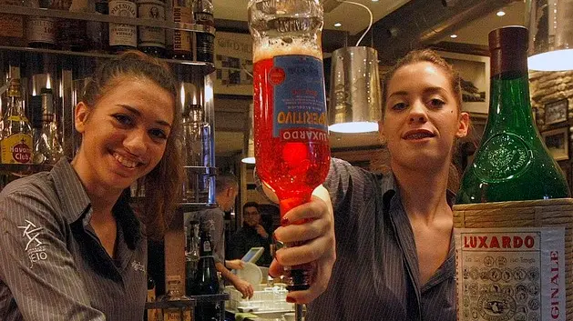 FERRO - SPRITZ LUXARDO. ELENA E FRANCESCA