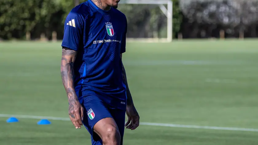 epa11232506 Michael Folorunsho of Italy attends a training session in Fort Lauderdale, Florida, USA, 20 March 2024. The Italy will play against Venezuela in their friendly match on 21 March 2024. EPA/CRISTOBAL HERRERA-ULASHKEVICH