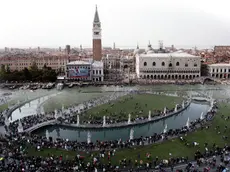 Un montaggio con Prato della Valle al posto del bacino di San Marco