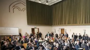 LA PLATEA. Duecento persone per Bocchino