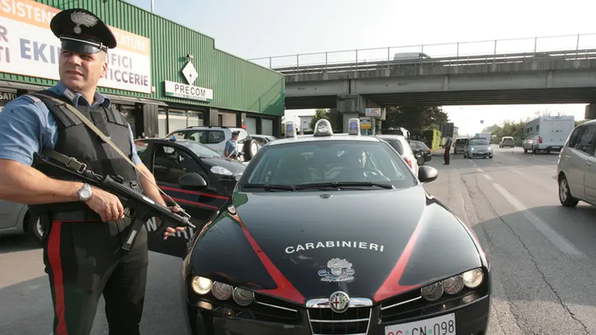 FERRO POSTO DI BLOCCO CARABINIERI STRADA BATTAGLIA ALBIGNASEGO