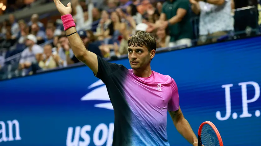 epa11576812 Flavio Cobolli of Italy in action during a third round match of the US Open Tennis Championships against Daniil Medvedev of Russia, at the USTA Billie Jean King National Tennis Center in Flushing Meadows, New York, USA, 31 August 2024. The US Open tournament runs from 26 August through 08 September. EPA/JOHN G. MABANGLO