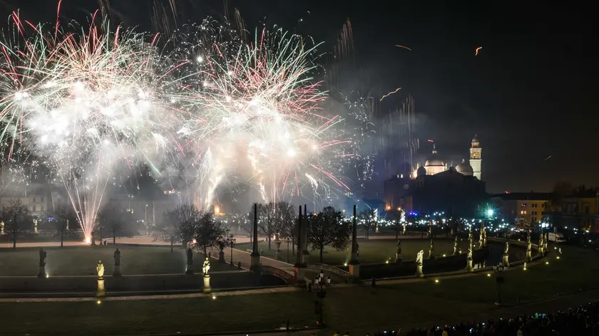 FERRO-AGENZIA BIANCHI-PADOVA-CAPODANNO IN PRATO DELLA VALLE