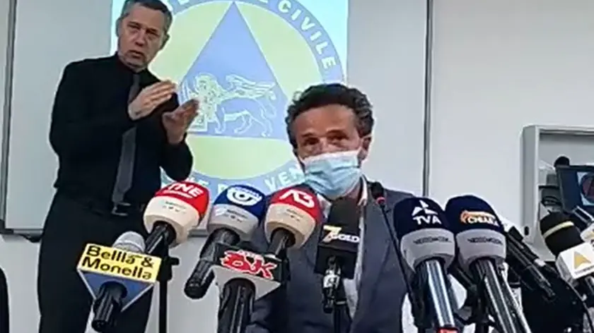 Il dottor Patrizio Sarto durante la conferenza stampa in Regione