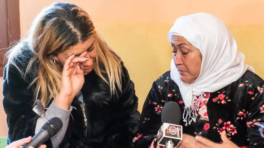 Stanghella (PD), 29 Dicembre 2019. Conferenza stampa mamma di Samira El Attar, scomparsa da oltre un mese. Nella foto: mamma Malika e la sorella Anna paralano ai media.