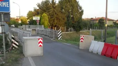 PONTE DI VIA SAN DANIELE. E’ ridotto in brutte condizioni