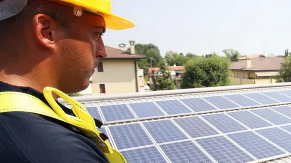 SALMASO - FOTOVOLTAICO SCUOLE DI PONTEVIGODARZERE SALMASO - FOTOVOLTAICO SCUOLE DI PONTEVIGODARZERE