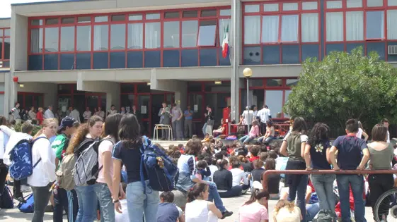 Foto Ferrari per Carlon, protesta dei studenti, del Liceo Tito Lucrezio Caro di Cittadella. per Carlon