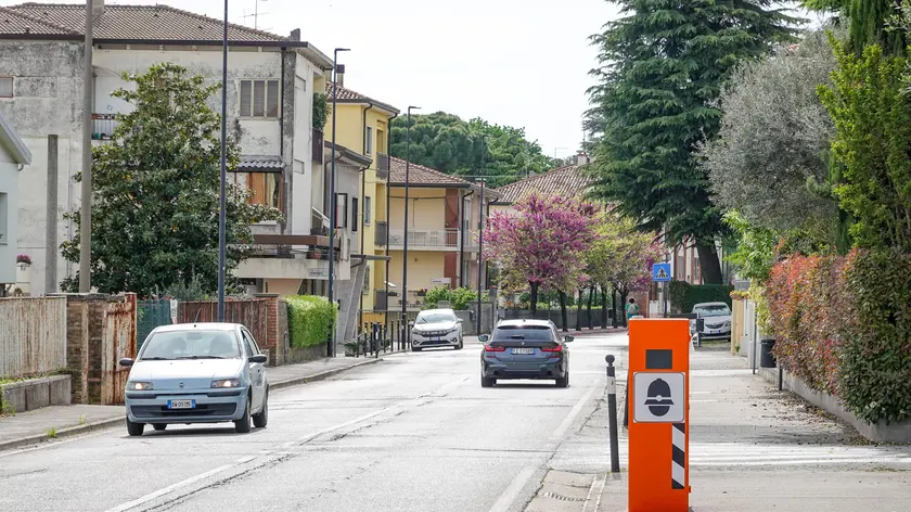Il velobox installato a in via Petrarca a Este