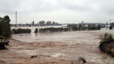 LE TRE BRECCE In alto la falla nell’argine del Frassine Sotto quella nel fiume Bacchiglione o canale Roncajette In basso la rotta del Tesina a Veggiano