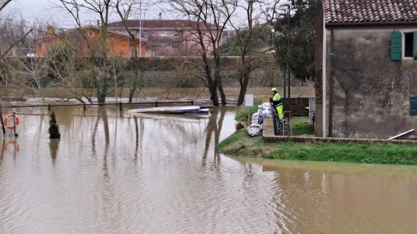 Il Bacchiglione in piena a Bovolenta, 28 febbraio 2024