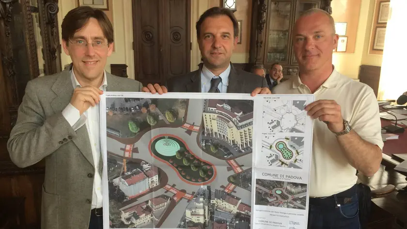 Boron, Bitonci e Grigoletto con il "rendering" della nuova rotatoria