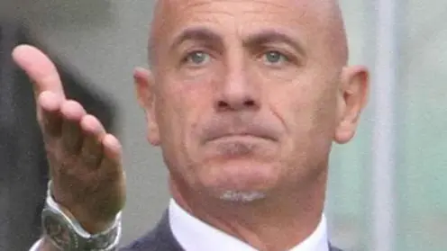 L'allenatore del Siena Giuseppe Sannino incita i suoi giocatori contro il Cesena, Siena 23 Ottobre 2011 stadio Artemio Franchi ANSA/CLAUDIO GIOVANNINI
