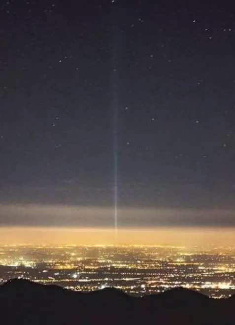 Il faro visto dal monte Tomba