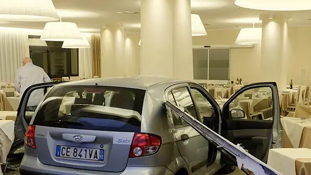 POLETTO - FOTOPIRAN - ABANO - INCIDENTE STRADALE HOTEL PARADISO la proprietaria dell'auto