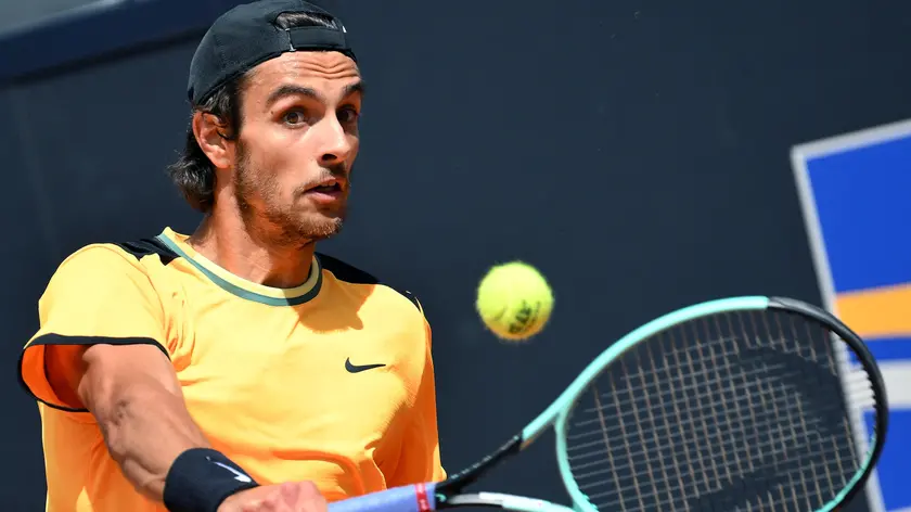 epa11330858 Lorenzo Musetti of Italy in action during his men's singles second round match against Terence Atmane of France at the Italian Open tennis tournament in Rome, Italy, 10 May 2024. EPA/ETTORE FERRARI