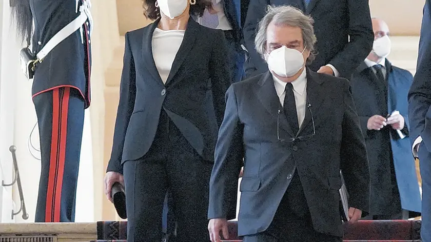 Il ministro Renato Brunetta, alle sue spalle la ministra Mariastella Gelmini