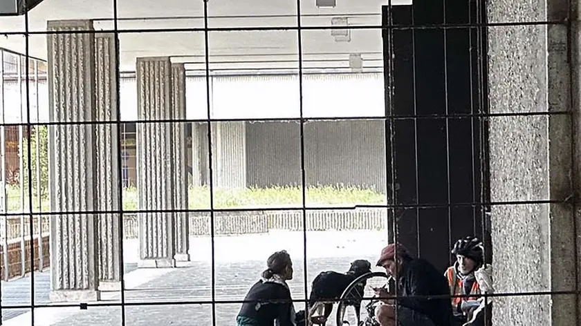 La grata in piazza Salvemini sarà sostituita da un cancello