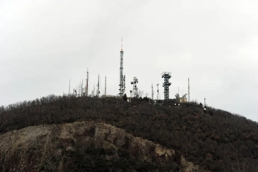 Calaone di Baone (PD), 04.02.2015 Inizio abbattimento antenne sul monte Cero ph. Zangirolami Nella foto: il Cero