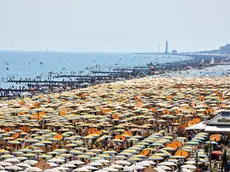 COLUCCI - DINO TOMMASELLA - JESOLO - CODE ENTRATA JESOLO PAESE E MARE AFFOLLATO