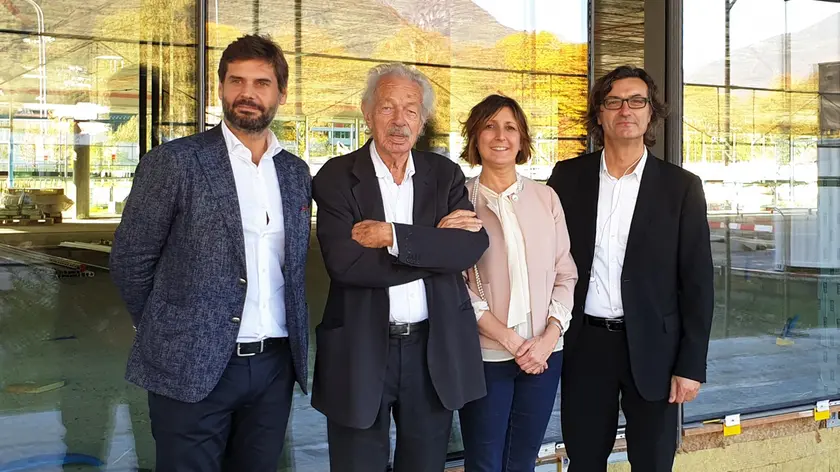 Da sinistra Alex Braggion, Aurelio Galfetti Carola Barchi e a l'ingegnere padovano Luciano Schiavon