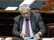 Il sottosegretario all'Economia Pier Paolo Baretta in aula della Camera durante votazioni pregiudiziali su decreto legge recante interventi urgenti per assicurare la parita' di trattamento nel settore creditizio, Roma 27 giugno 2017. ANSA/GIUSEPPE LAMI