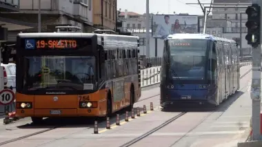 BUS E TRAM. Si paga con un sms