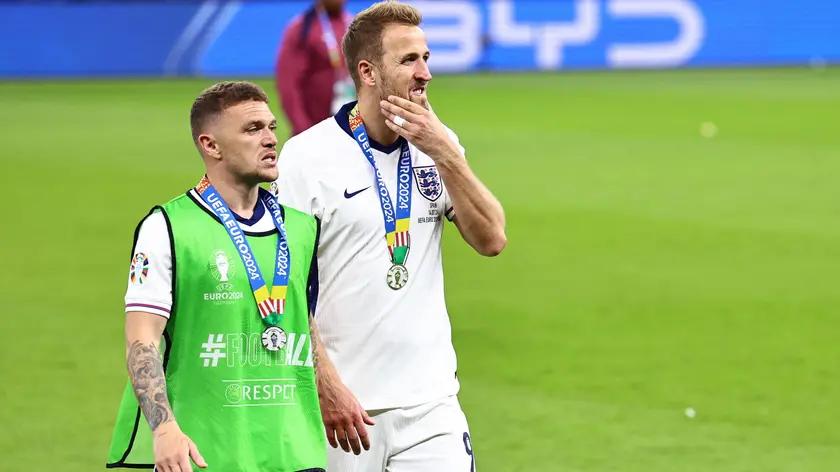 epa11478841 Kieran Trippier of England (L) and Harry Kane of England react after losing the UEFA EURO 2024 final soccer match between Spain and England, in Berlin, Germany, 14 July 2024. EPA/FILIP SINGER