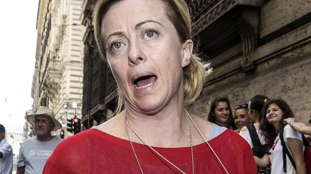 La leader di Fratelli d'Italia, Giorgia Meloni, lascia Montecitorio, Roma, 31 maggio 2018. ANSA/ANGELO CARCONI