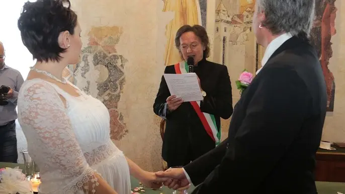 agostini agenzia foto film treviso municipio treviso matrimonio officiato da red canzian