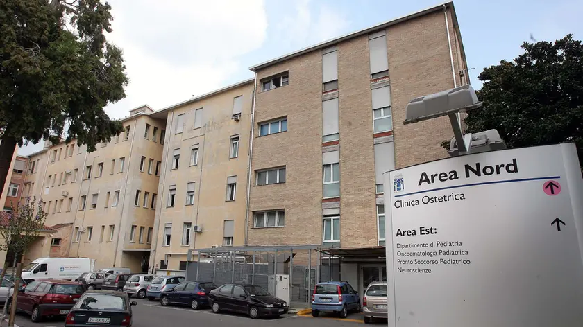 CARRAI - REPARTI DELL'OSPEDALE DA RISTRUTTURARE. CLINICA OSTETRICA CARRAI - REPARTI DELL'OSPEDALE DA RISTRUTTURARE.