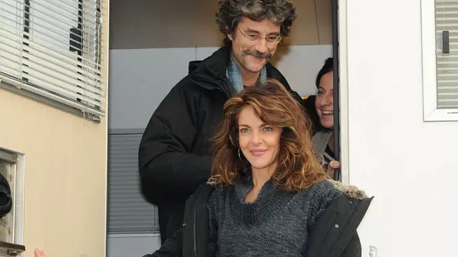 Il regista Silvio Soldini e l'attrice Claudia Gerini durante l'incontro stampa sul set del film "Il comandante e la cicogna" alla manifattura tabacchi, Torino, 22 Novembre 2011. ANSA/ ALESSANDRO DI MARCO