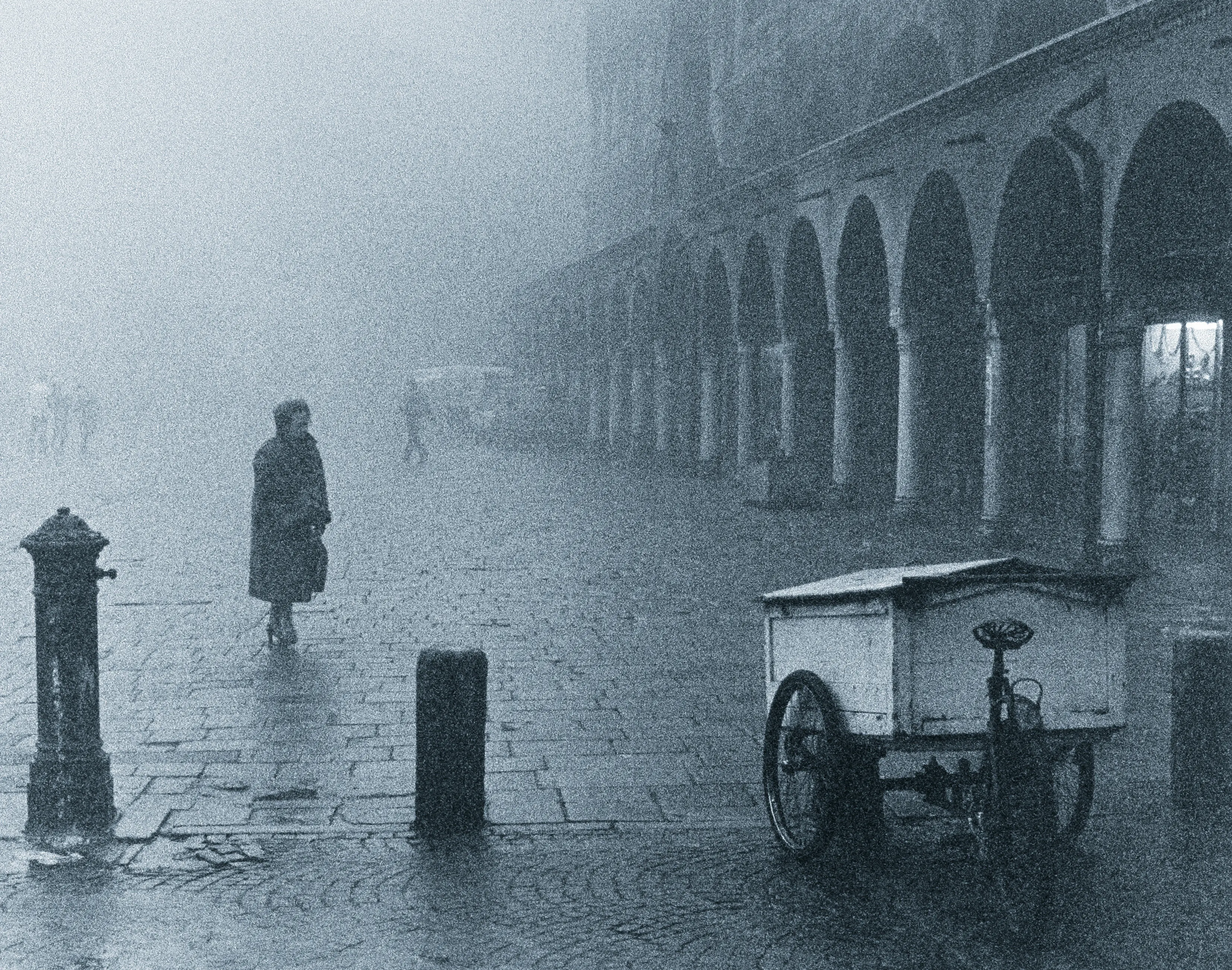 Nebbia che avvolge il Palazzo della Regione (di Giovanni Umicini)