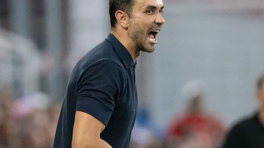 Fiorentina's head coach Raffaele Palladino reacts during the Italian serie A soccer match ACF Fiorentina vs Venezia FC at Artemio Franchi Stadium in Florence, Italy, 25 August 2024 ANSA/CLAUDIO GIOVANNINI